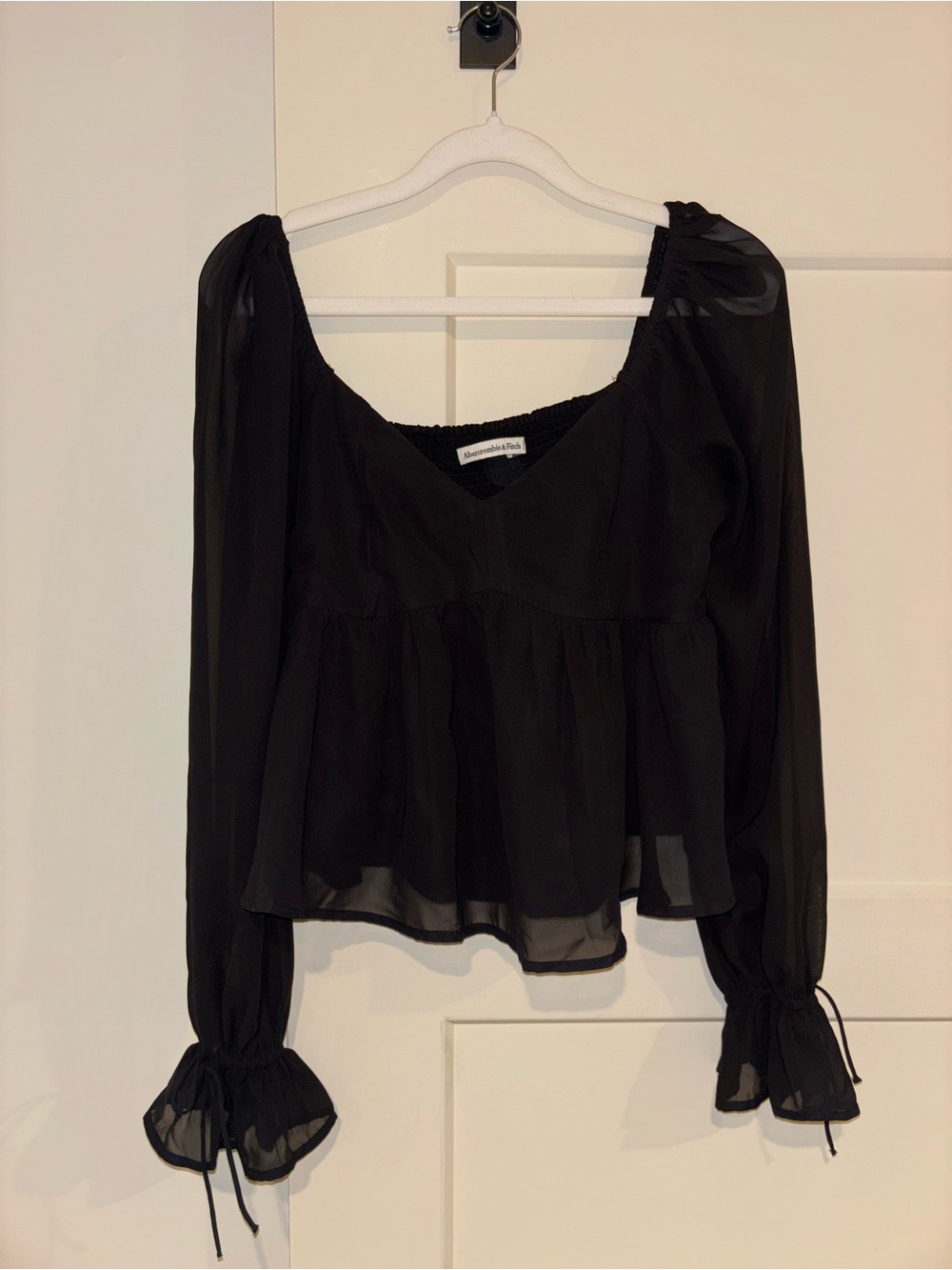 Abercrombie & Fitch Black Long-Sleeve Peasant Blouse